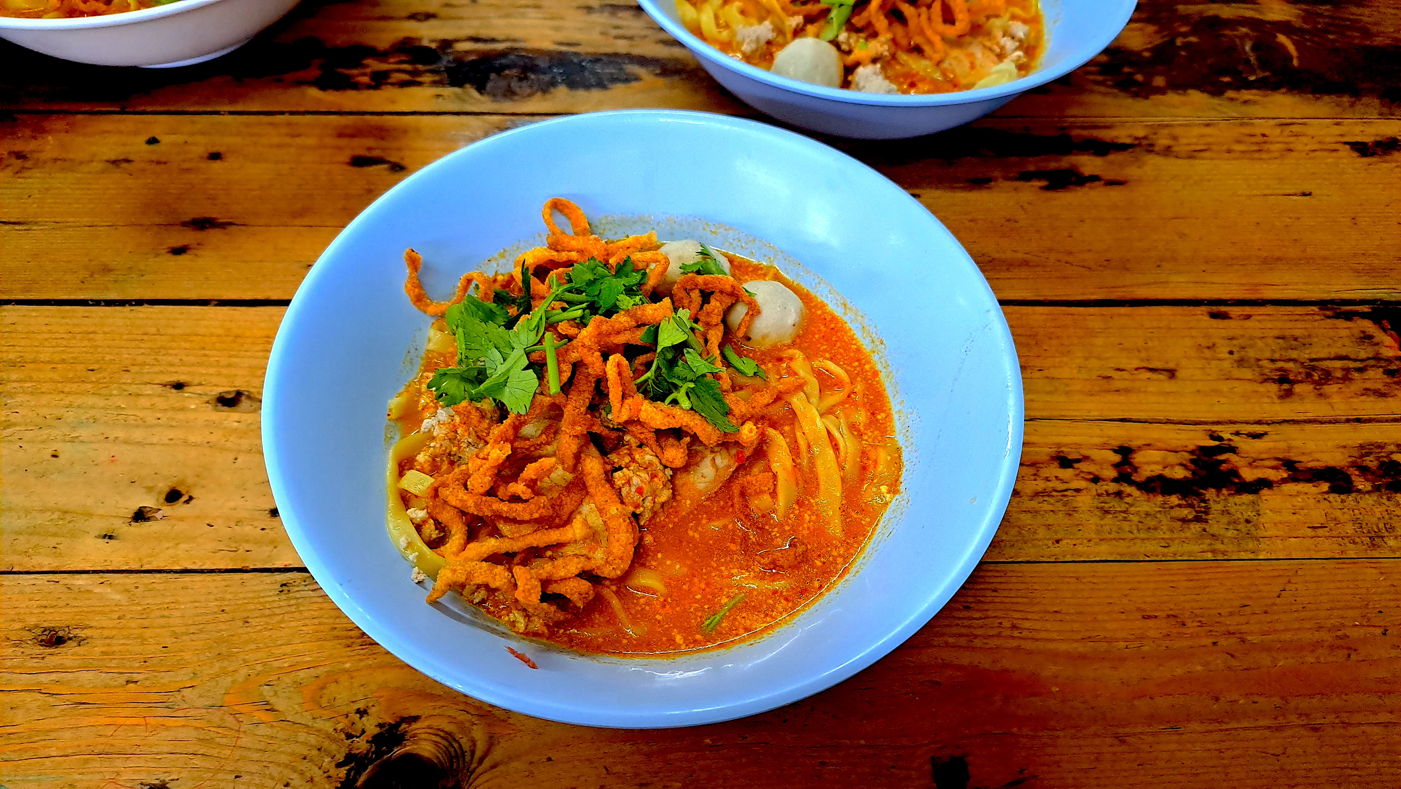 Khao soi — tradycyjna zupa kuchni Lanna, Chiang Mai
