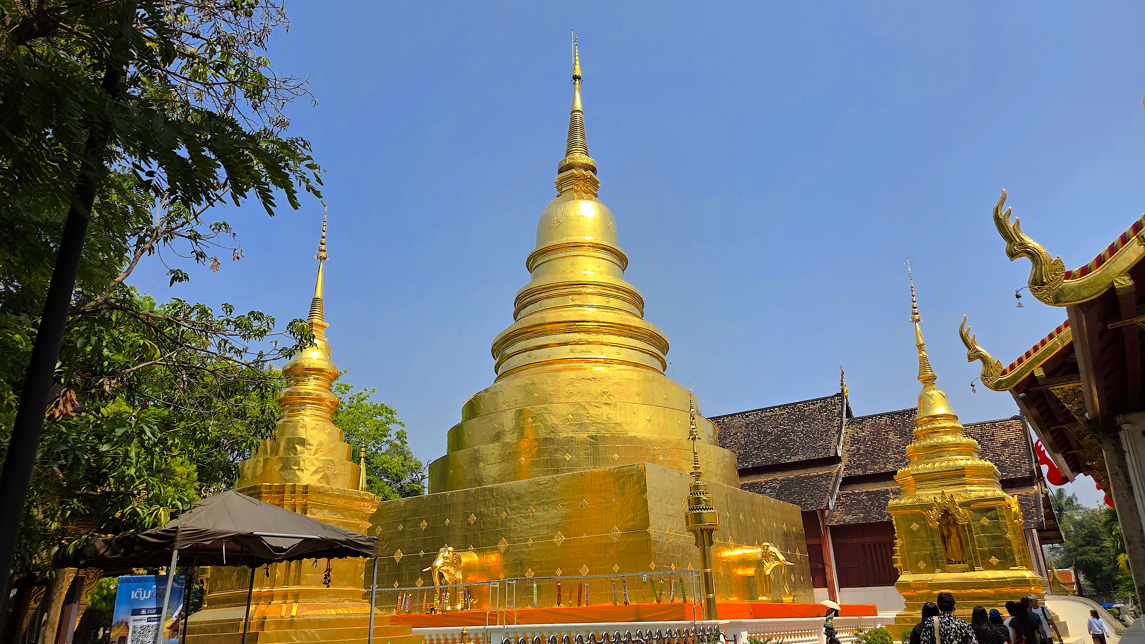 Złota chedi Wat Phra Singh — serce Chiang Mai